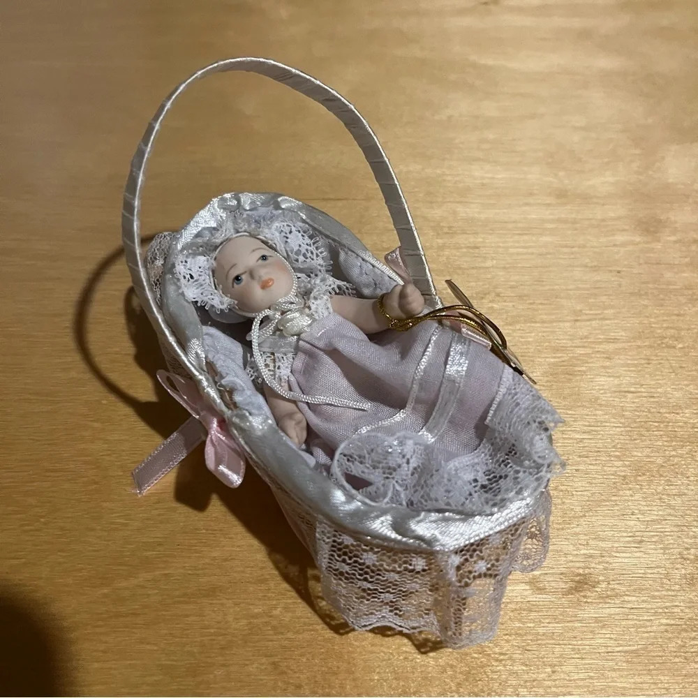Delton Product Corp Mini Porcelain Baby Doll 4” Vintage In Basket